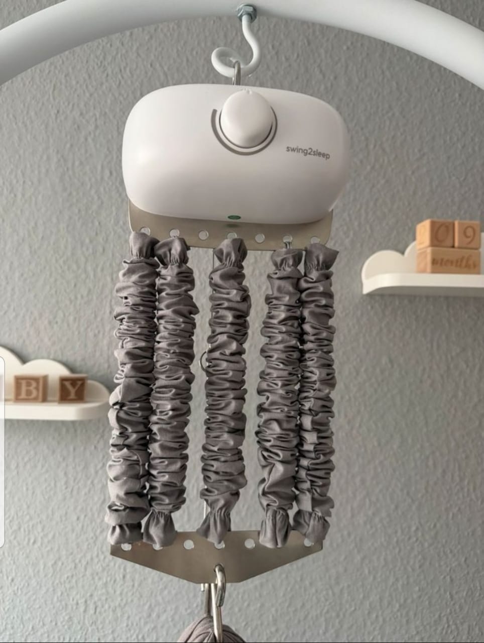 Berceau Swing2Sleep pour bébé, livré avec de nombreux accessoires