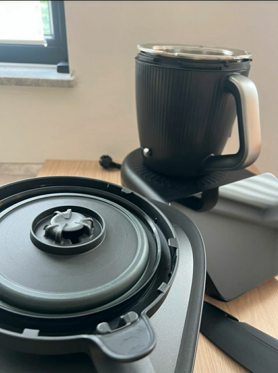 Coolina Planche coulissante de qualité supérieure pour Thermomix - Compatible avec TM7 - Patins de qualité supérieure - En acrylique (noir)